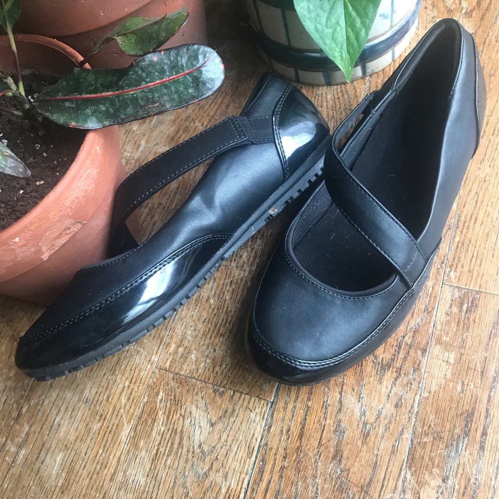SAFE T STEP : Oil and slip resistant flats